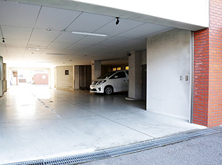 小倉歯科 駐車場